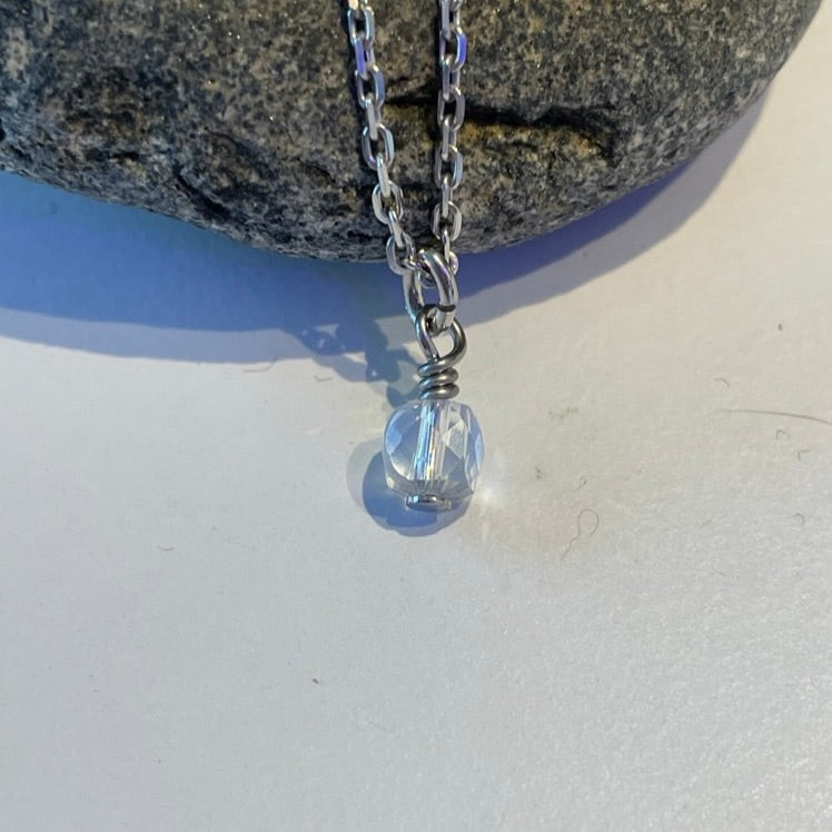 zilveren ketting met geboortesteen april bergkristal