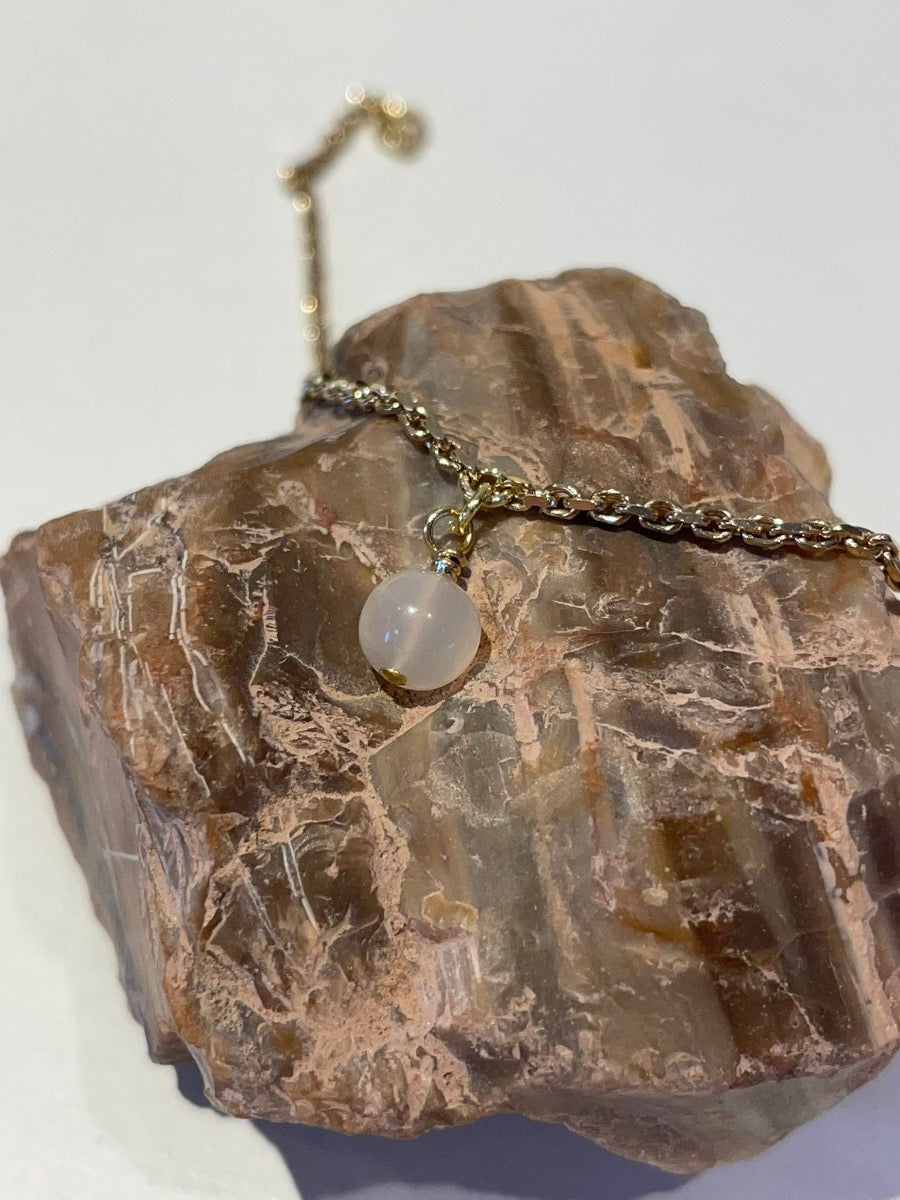 vergulde armband met maansteen geboortesteen juni