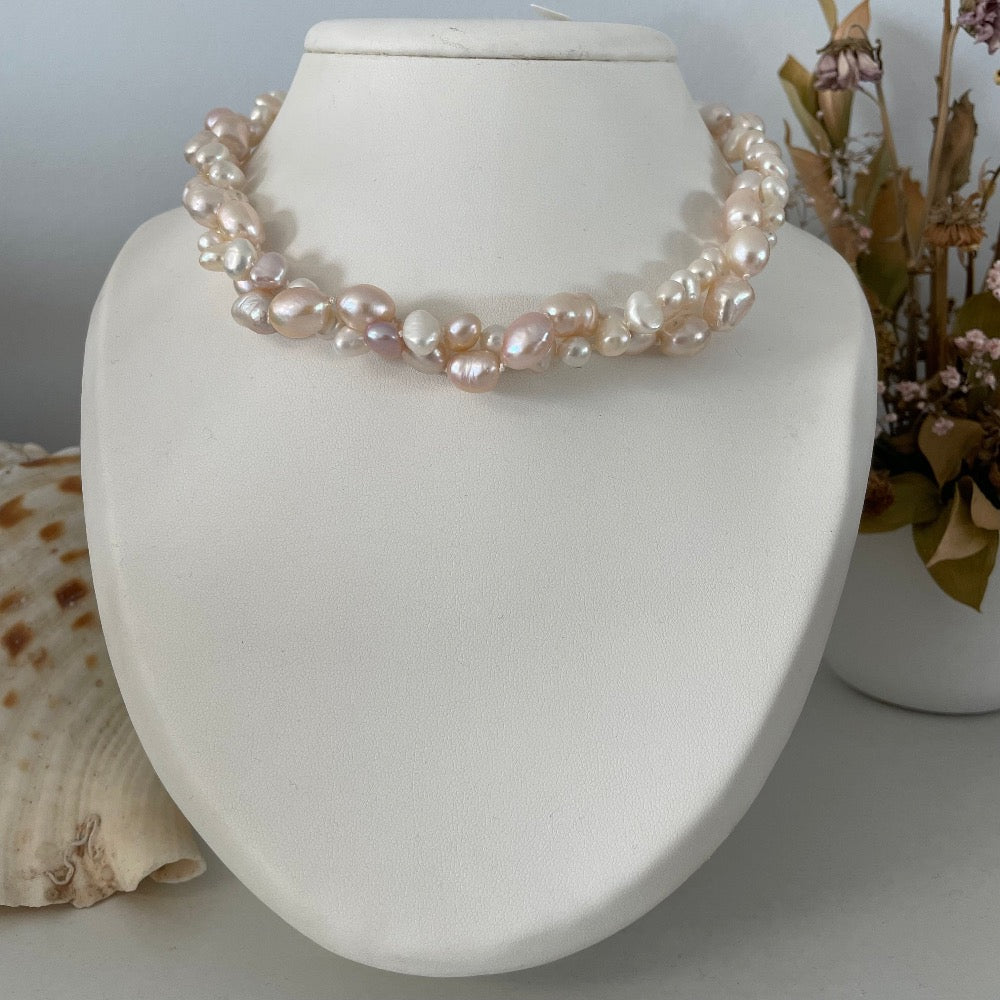 Dubbel Collier met zoetwaterparels