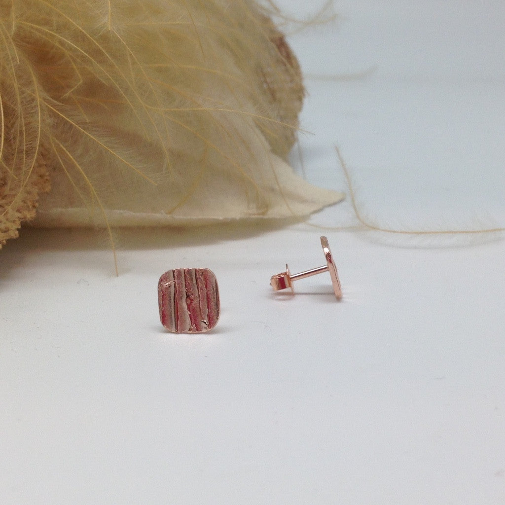 Oorbellen vierkant ocean rood verguld