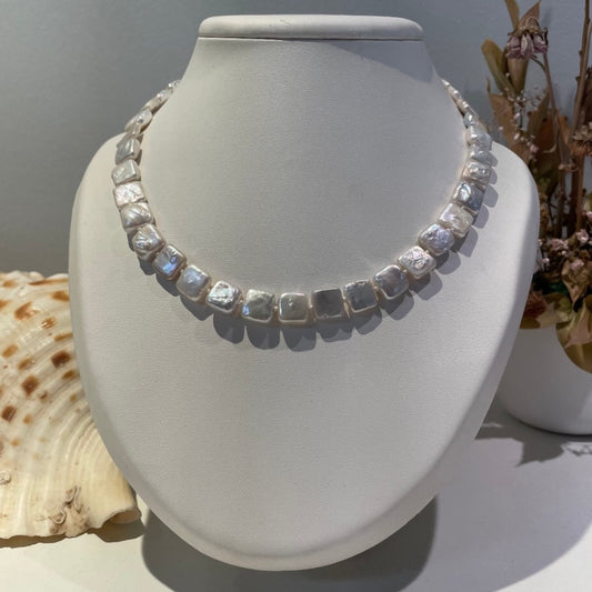 Collier met vierkante zoetwaterparels