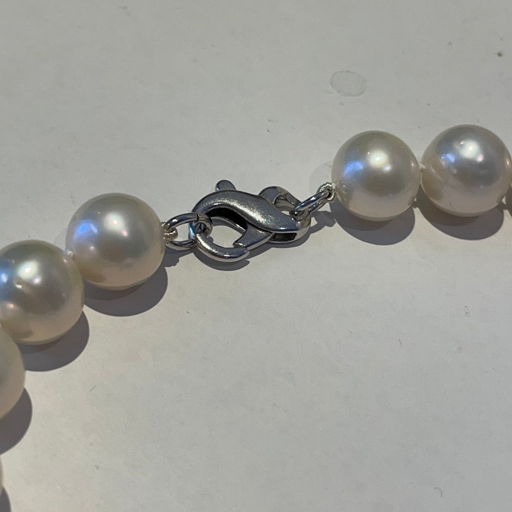zilveren sluiting Collier met witte parels 12 mm