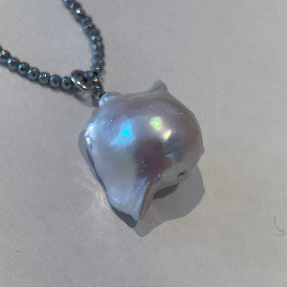 Collier van hematiet met barokparel